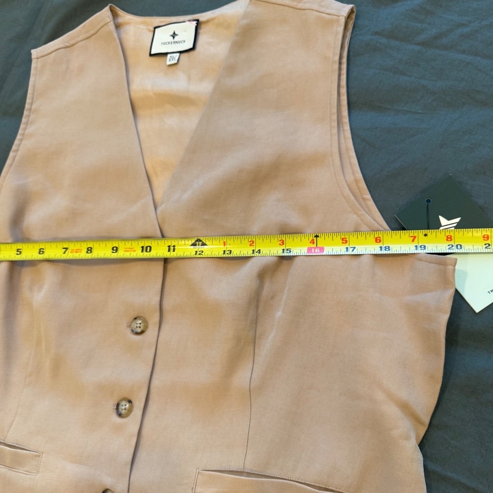 Nwt Tuckernuck Khaki Tan Tailored Button Front Vest Adjustable Cinch Back XL/XXL - Picture 7 of 12